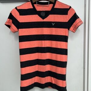 American Eagle Men’s XS Pink/Gray V-Neck T-shirt